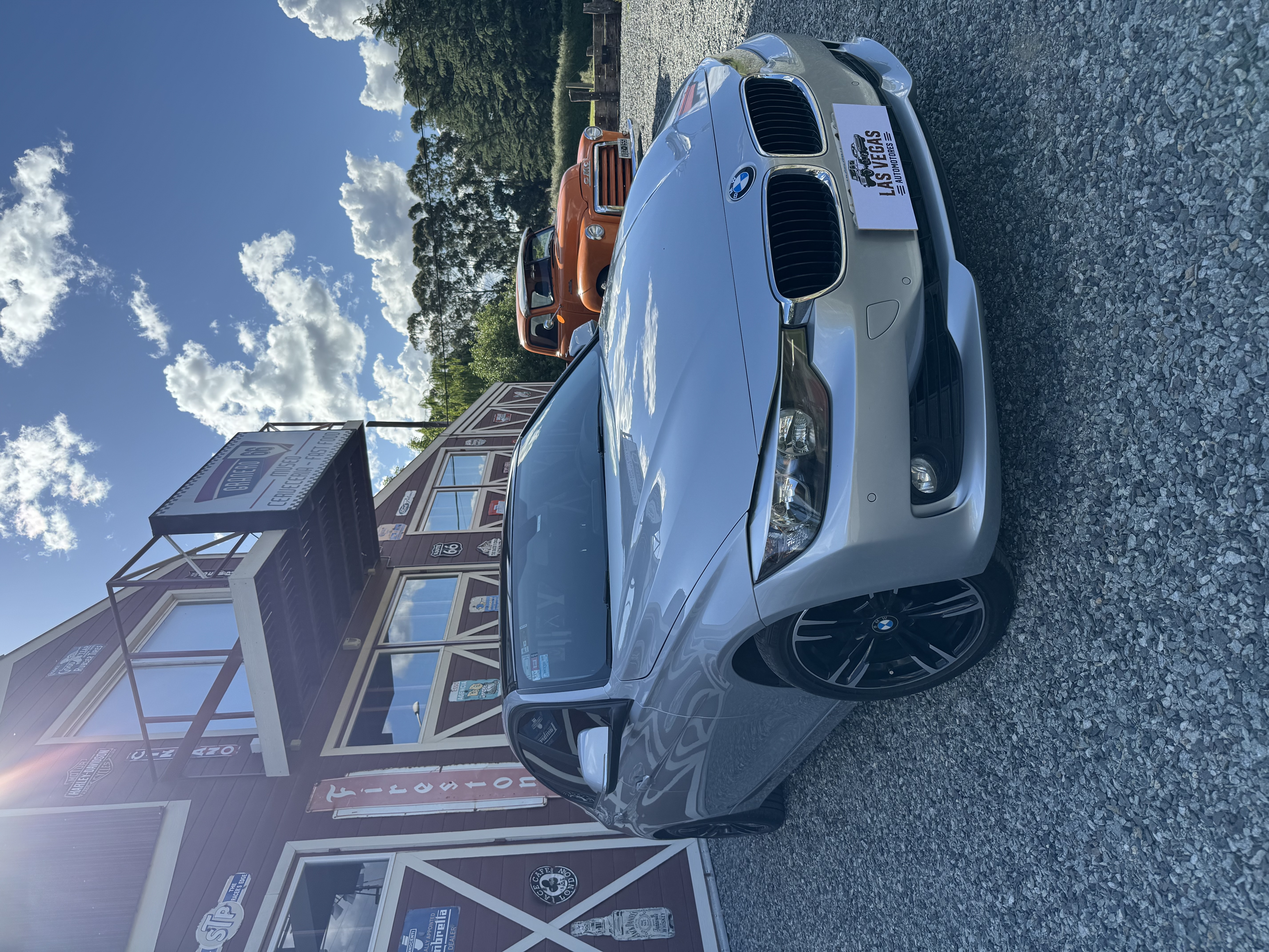 BMW 320i